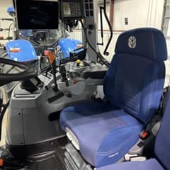 Image of New Holland T7.260 equipment image 2
