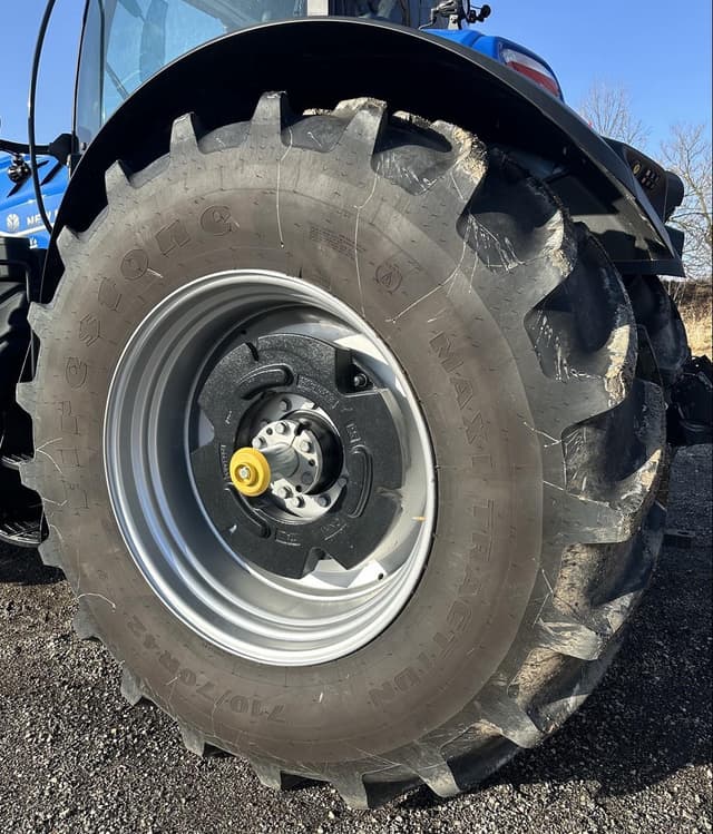 Image of New Holland T7.340HD equipment image 4