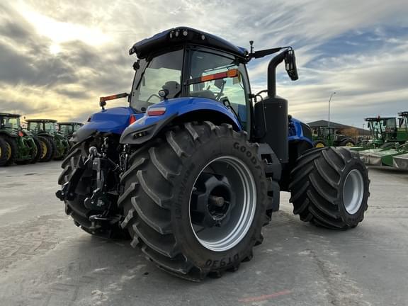 Image of New Holland T8.355 equipment image 4