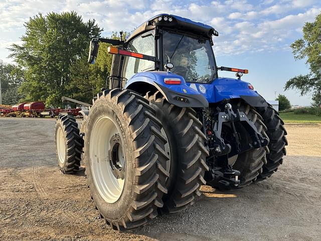 Image of New Holland T8.385 equipment image 2
