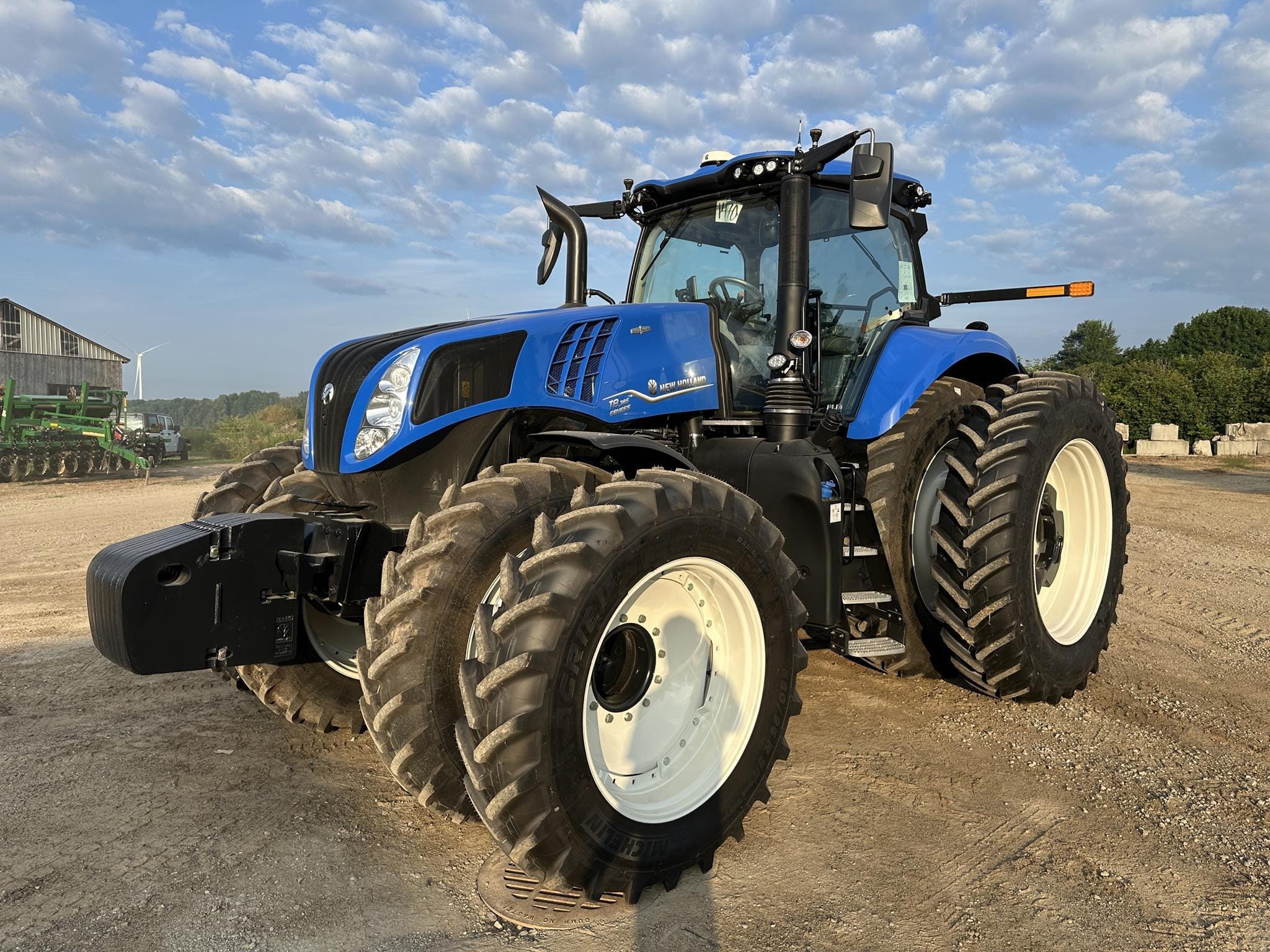 2025 New Holland T8.385 Equipment Image0