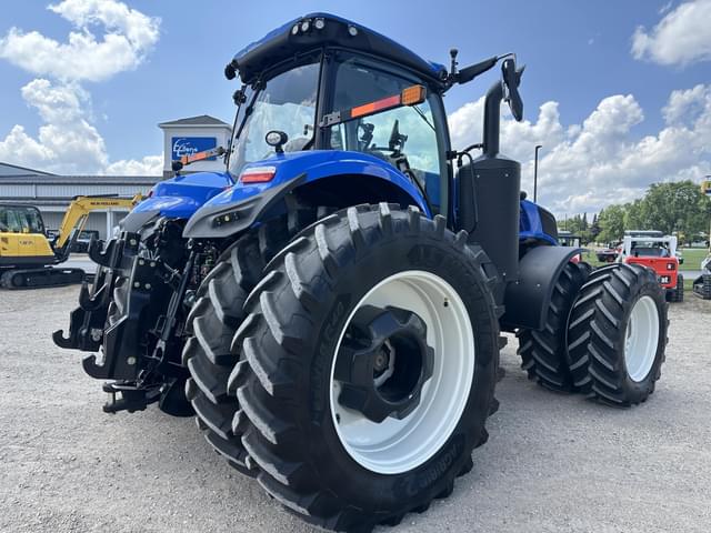 Image of New Holland T8.415 equipment image 4