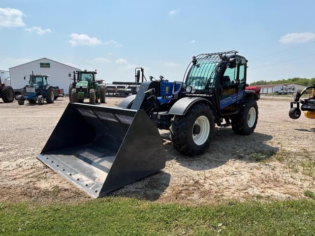 Image of New Holland TH7.42 Plus equipment image 1