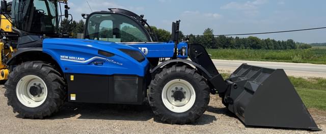 Image of New Holland TH7.42 Plus equipment image 3