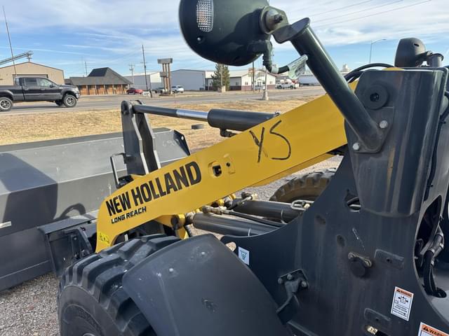 Image of New Holland W80C LR equipment image 3