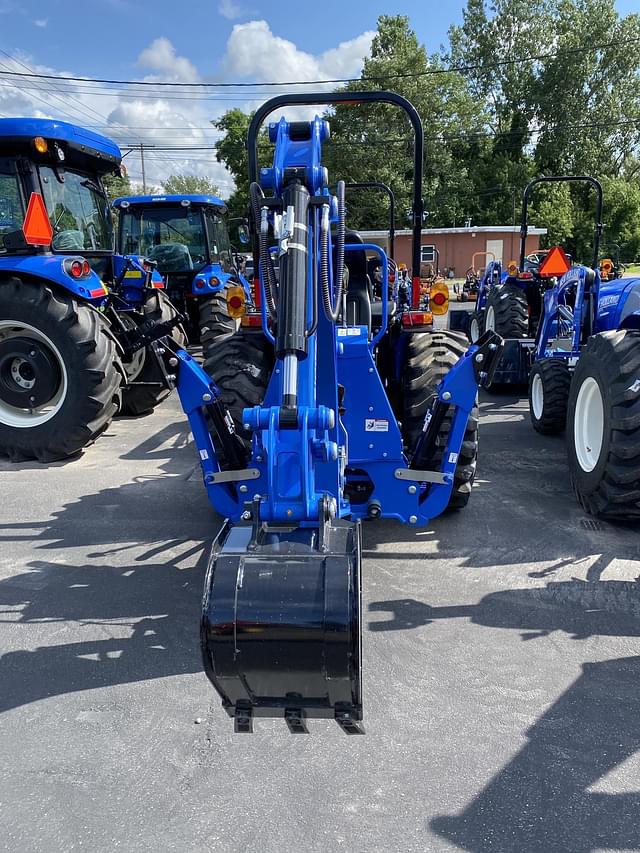 Image of New Holland Workmaster 25 equipment image 4