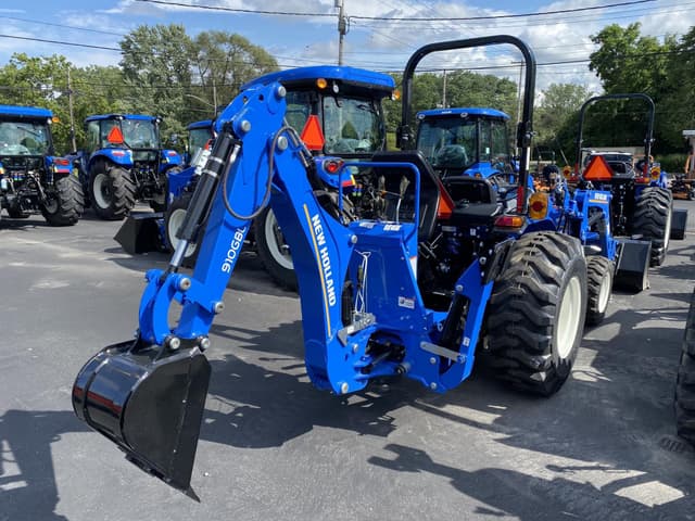 Image of New Holland Workmaster 25 equipment image 2