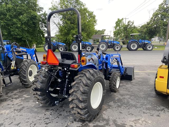 Image of New Holland Workmaster 25 equipment image 2