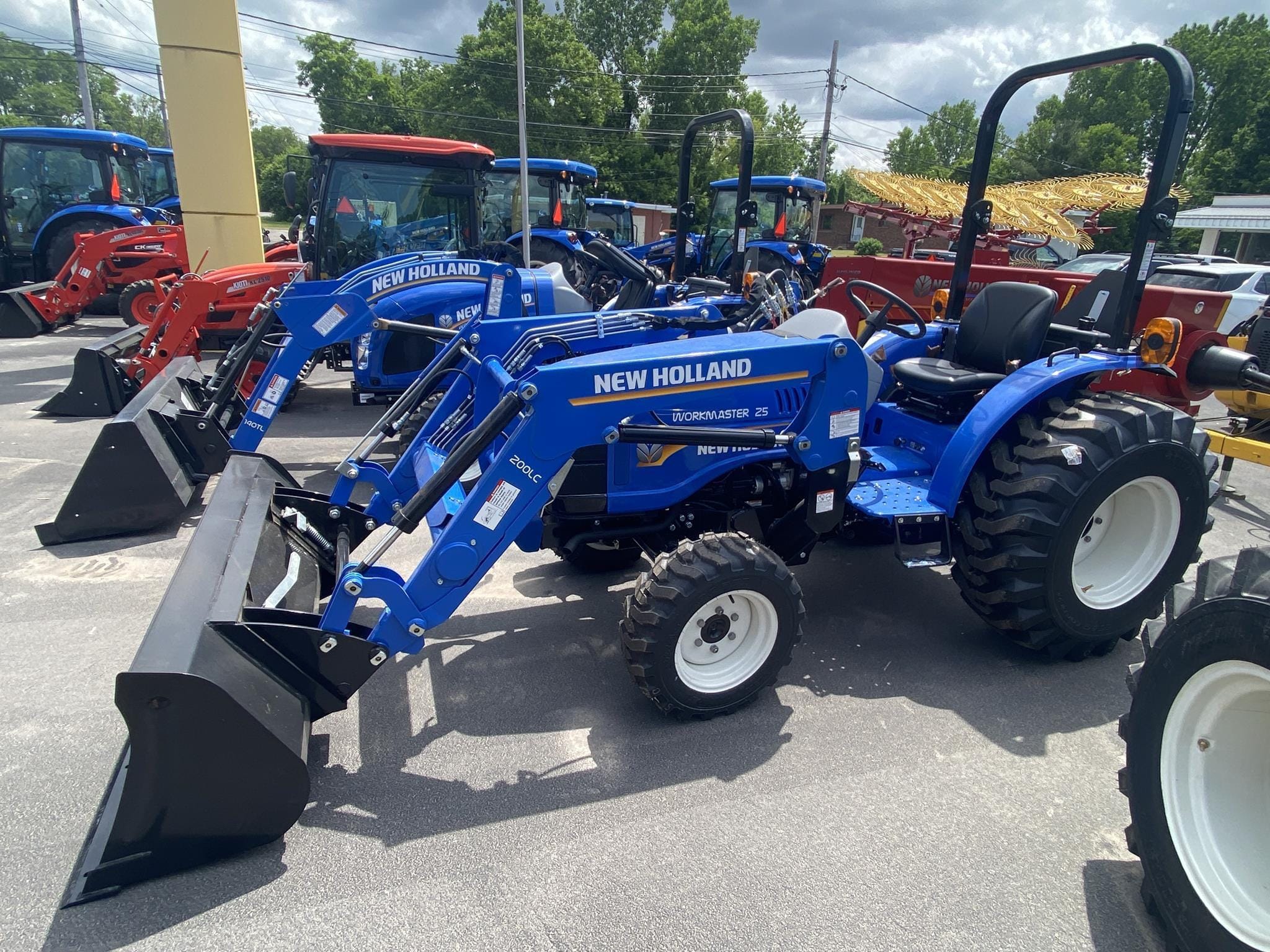 2025 New Holland Workmaster 25 Equipment Image0