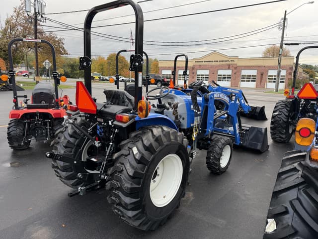Image of New Holland Workmaster 35 equipment image 2