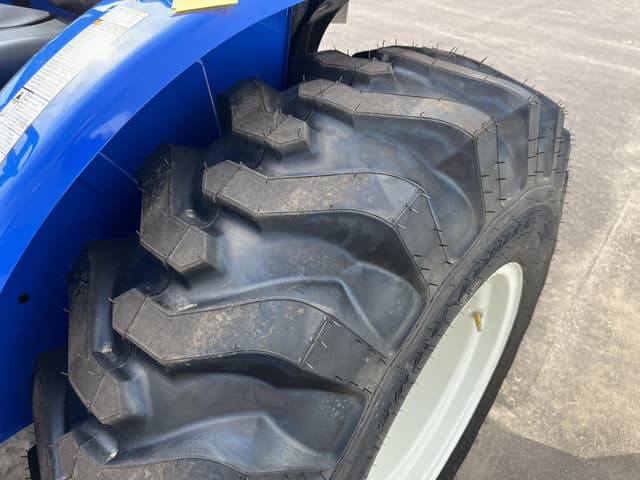 Image of New Holland Workmaster 40 equipment image 1