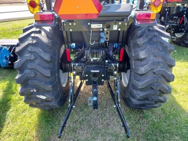 Image of New Holland Workmaster 40 equipment image 4