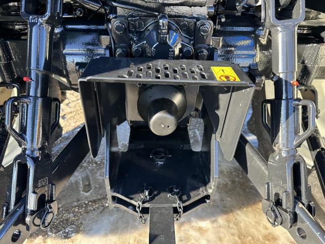 Image of New Holland Workmaster 75 equipment image 4