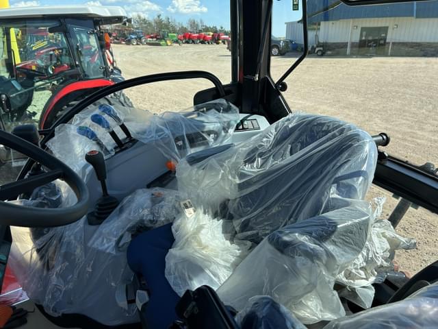 Image of New Holland Workmaster 75 equipment image 4