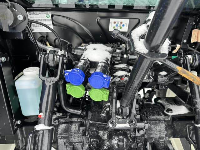 Image of New Holland Workmaster 75 equipment image 4