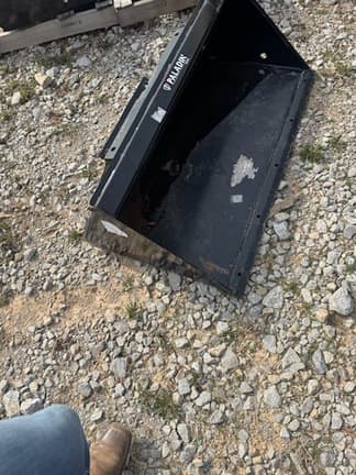 Image of Paladin Bucket equipment image 3