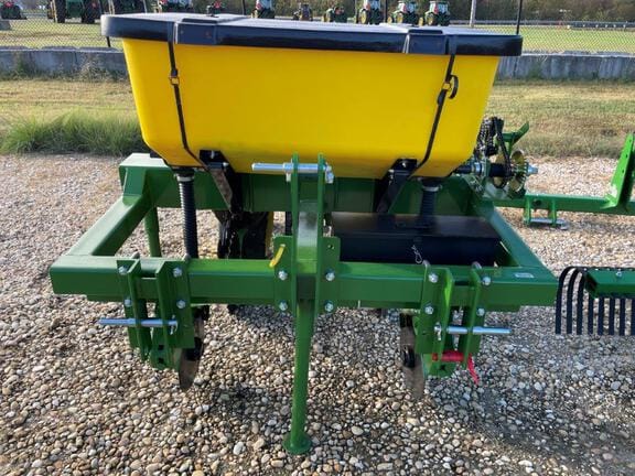 2025 Pequea 260 Equipment Image0