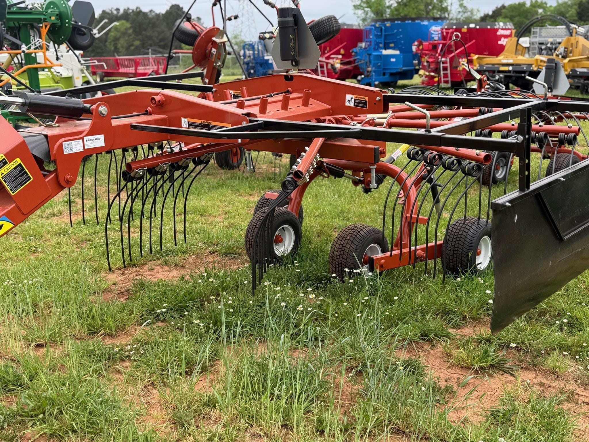 2025 Pequea HR1140 Equipment Image0