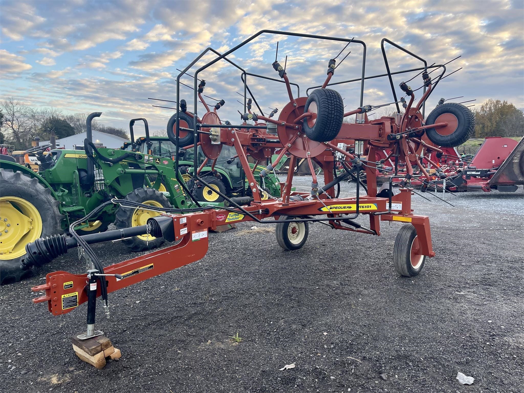 2025 Pequea HT6102 Equipment Image0