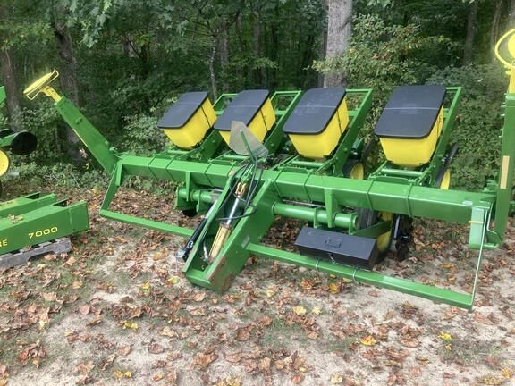 2025 Pequea Undetermined Equipment Image0