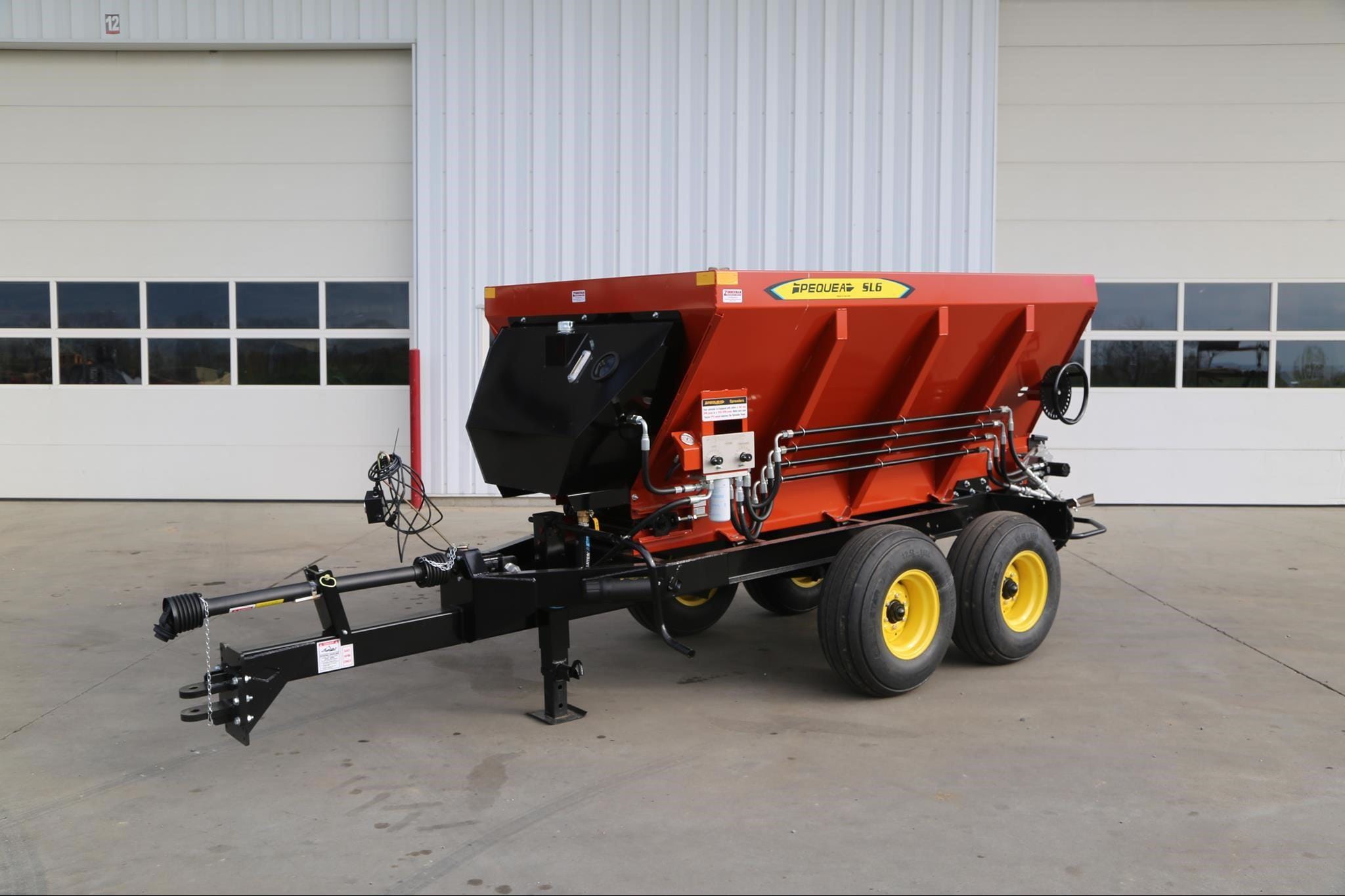 2025 Pequea SL6 Equipment Image0