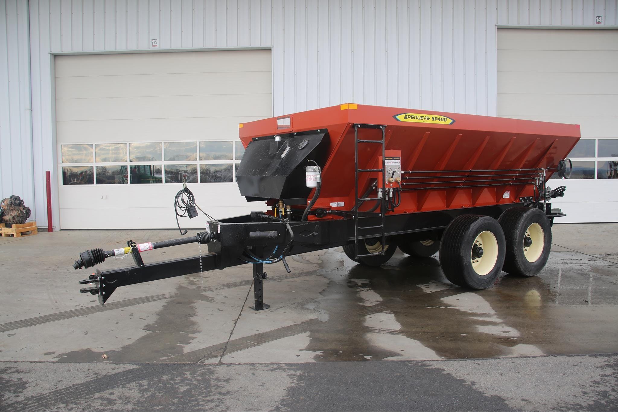 2025 Pequea SP400 Equipment Image0