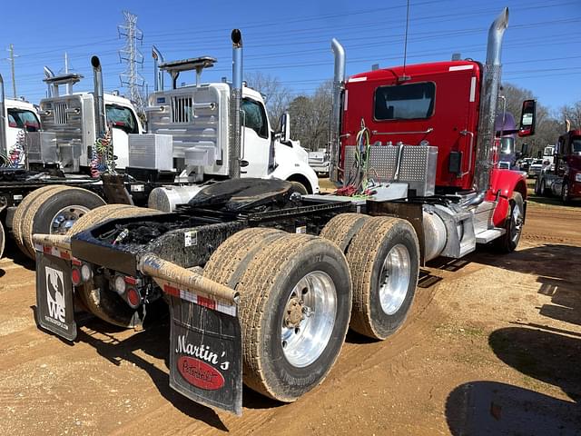 Image of Peterbilt 567 equipment image 2