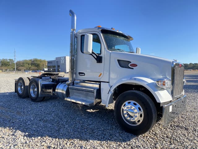Image of Peterbilt 567 equipment image 3