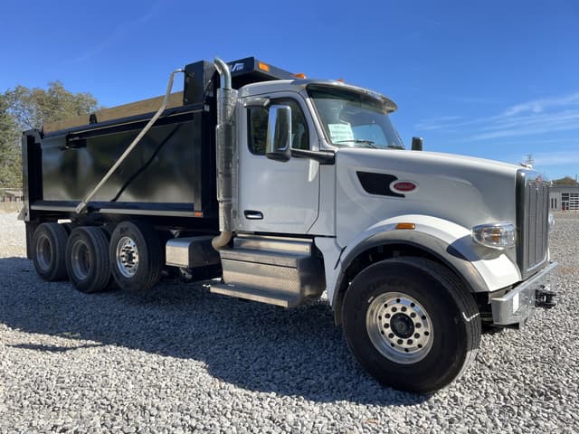 Image of Peterbilt 567 equipment image 3