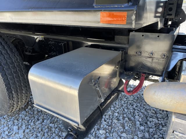 Image of Peterbilt 567 equipment image 4