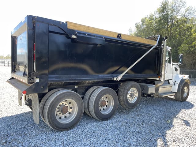 Image of Peterbilt 567 equipment image 2