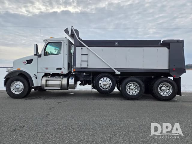 Image of Peterbilt 567 equipment image 3