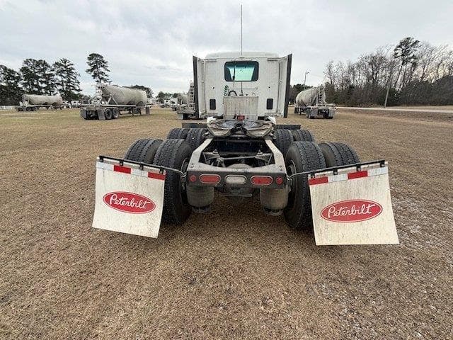 Image of Peterbilt 579 equipment image 3