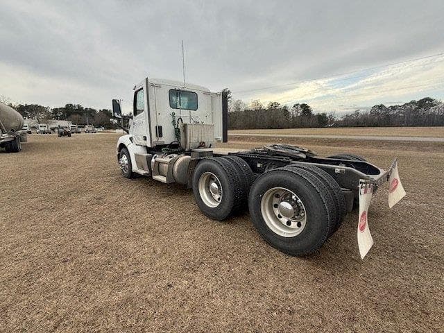 Image of Peterbilt 579 equipment image 2
