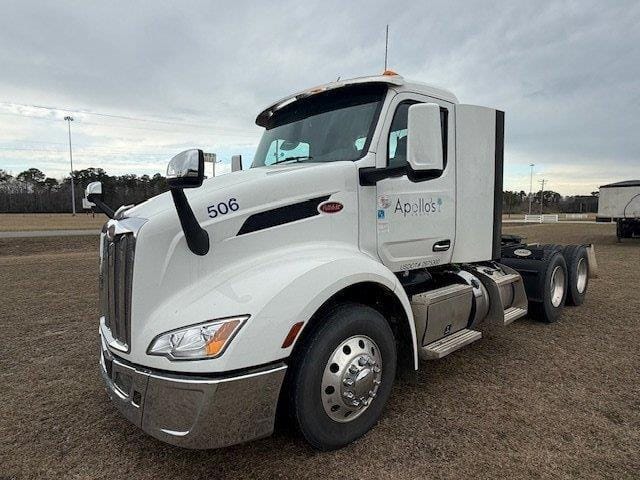 2025 Peterbilt 579 Equipment Image0
