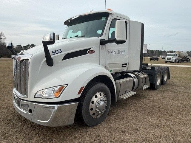 Image of Peterbilt 579 Primary image