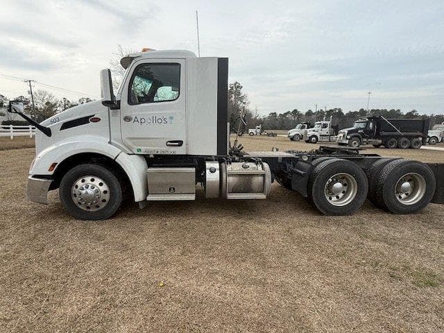 Image of Peterbilt 579 equipment image 1