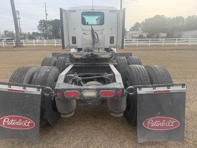 Image of Peterbilt 579 equipment image 4