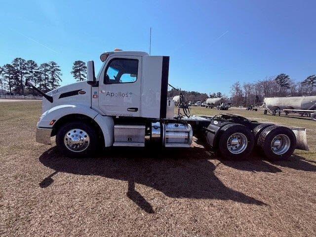 Image of Peterbilt 579 equipment image 1