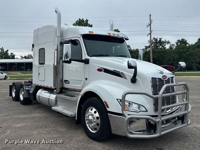 Image of Peterbilt 579 equipment image 2