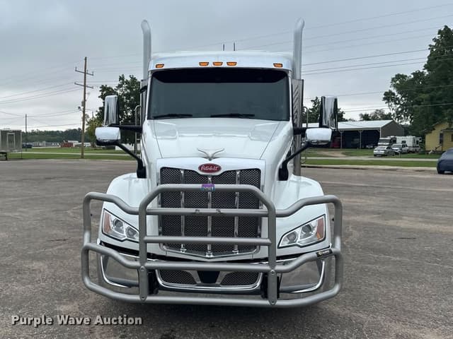 Image of Peterbilt 579 equipment image 1