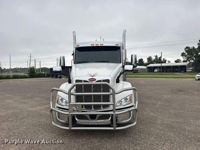 Image of Peterbilt 579 equipment image 1