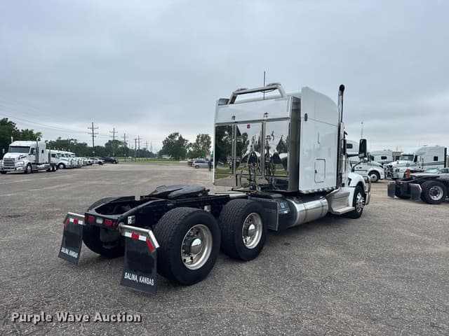 Image of Peterbilt 579 equipment image 4
