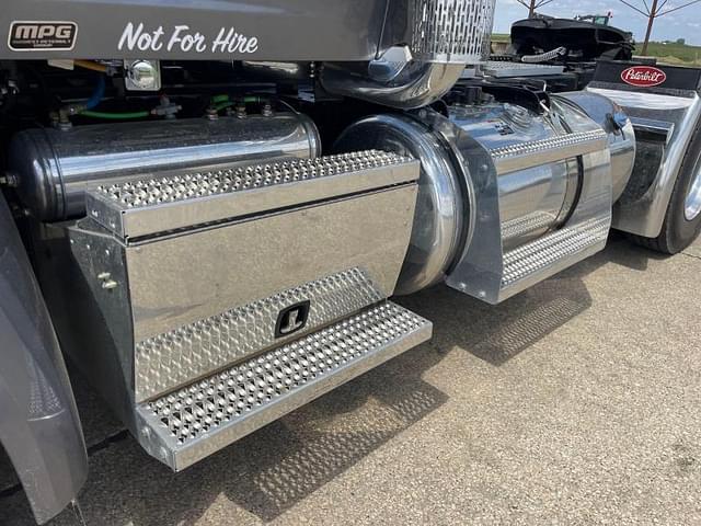 Image of Peterbilt 579 equipment image 4