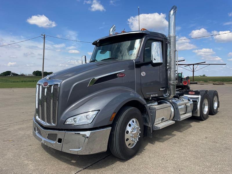 Image of Peterbilt 579 Primary image