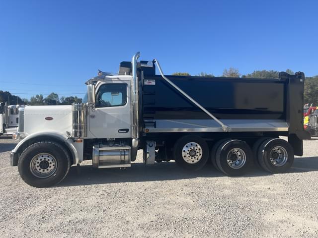 Image of Peterbilt 589 equipment image 4