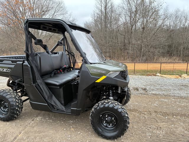 Image of Polaris Ranger 1000 equipment image 2