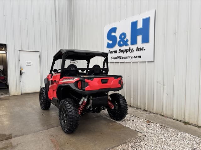 Image of Polaris General 1000 XP Premium equipment image 2