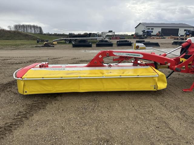 Image of Pottinger Novacat V10000 RC equipment image 2