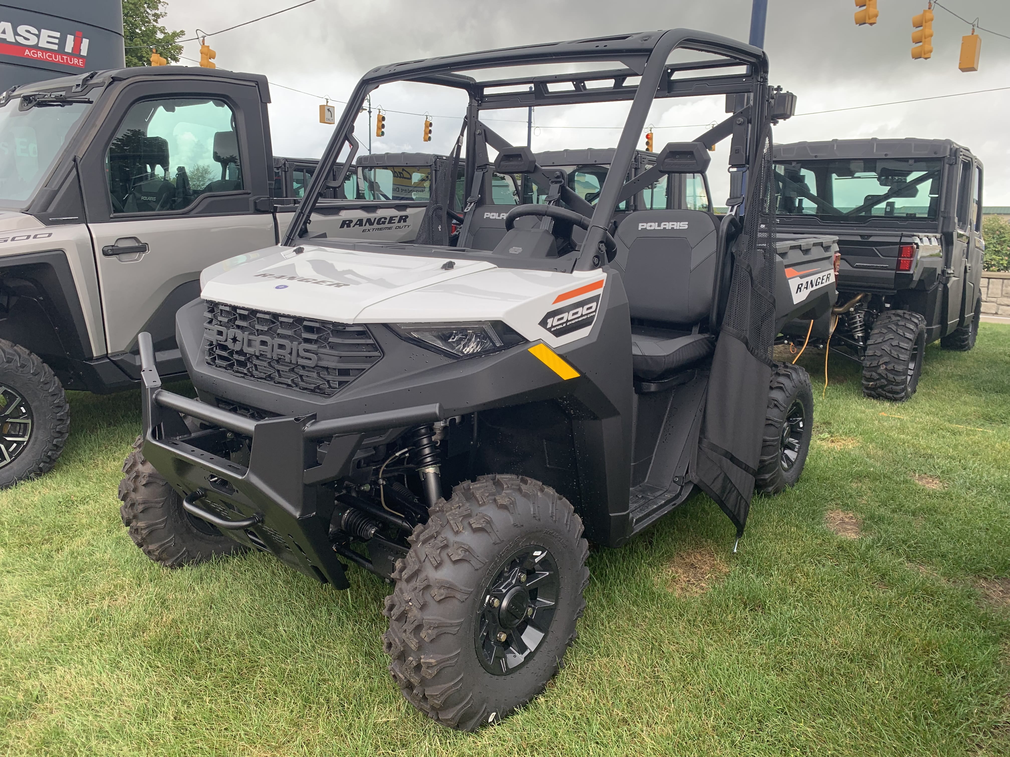 2025 Polaris Ranger 1000 Premium Equipment Image0